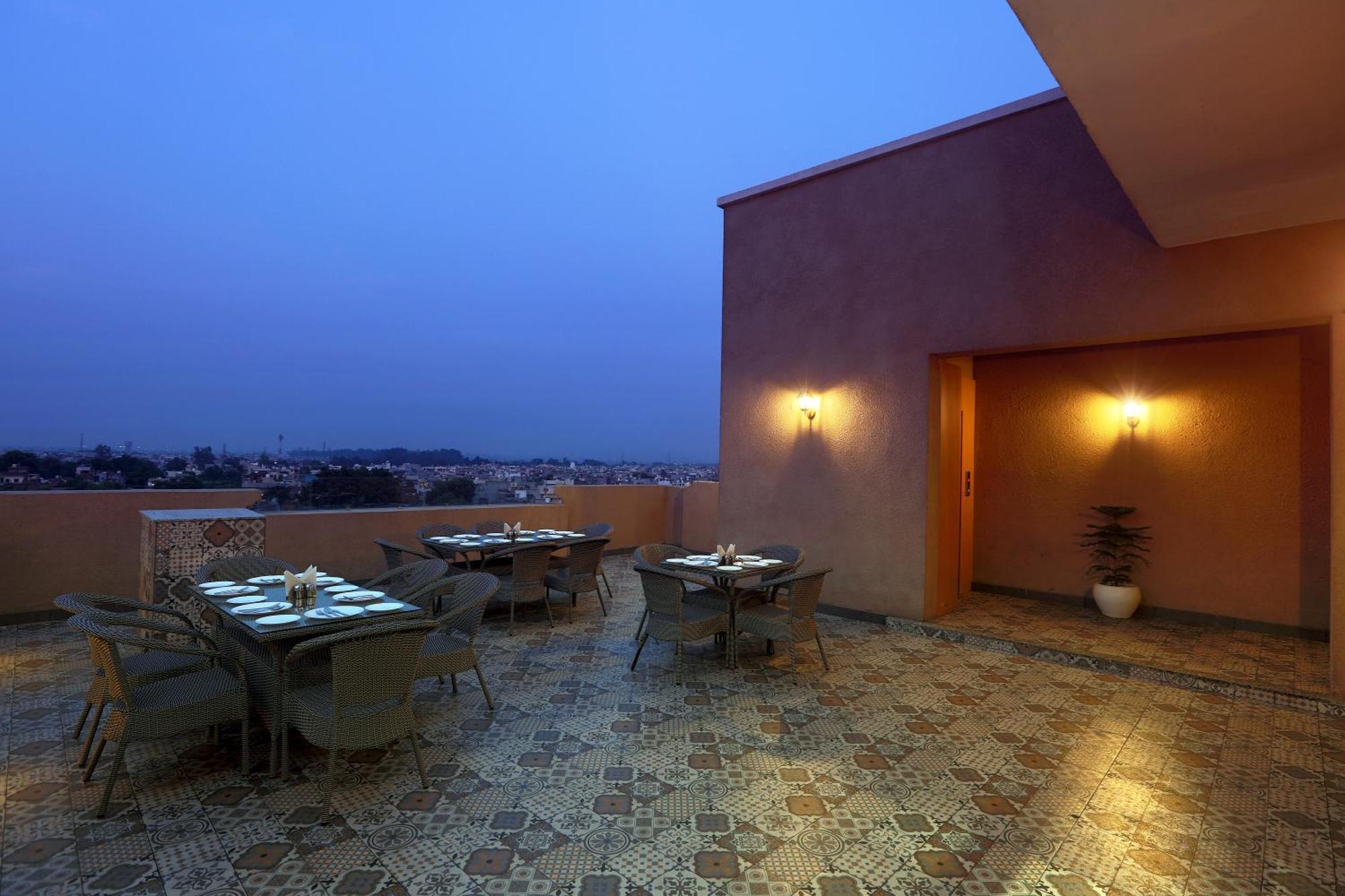 Hotel Prithvi Palace Igi Airport Delhi Нью-Дели Экстерьер фото