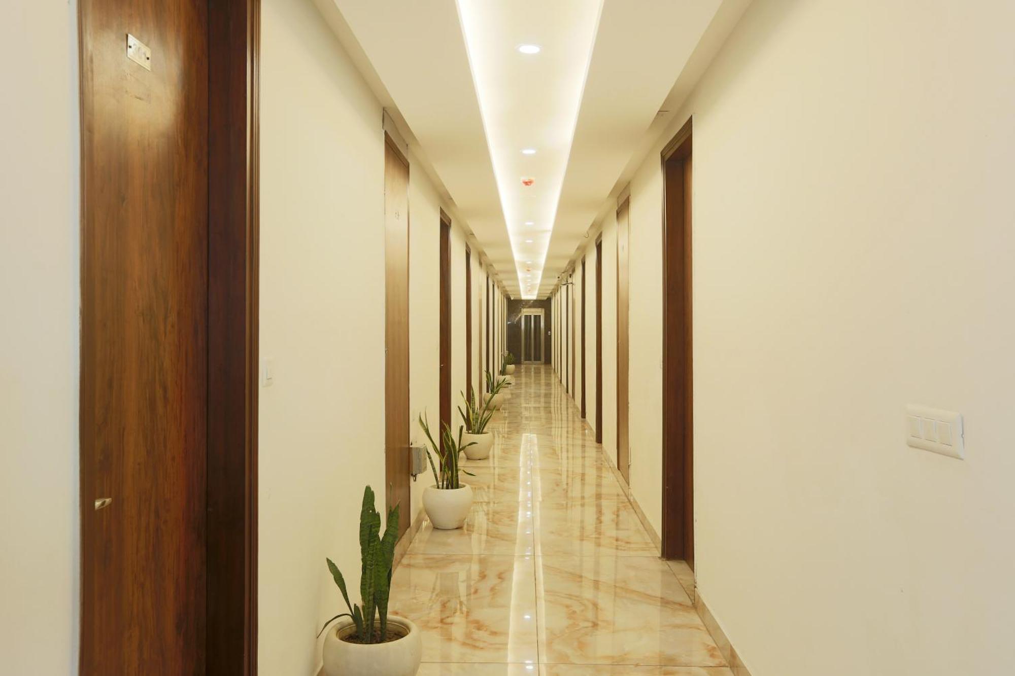 Hotel Prithvi Palace Igi Airport Delhi Нью-Дели Экстерьер фото