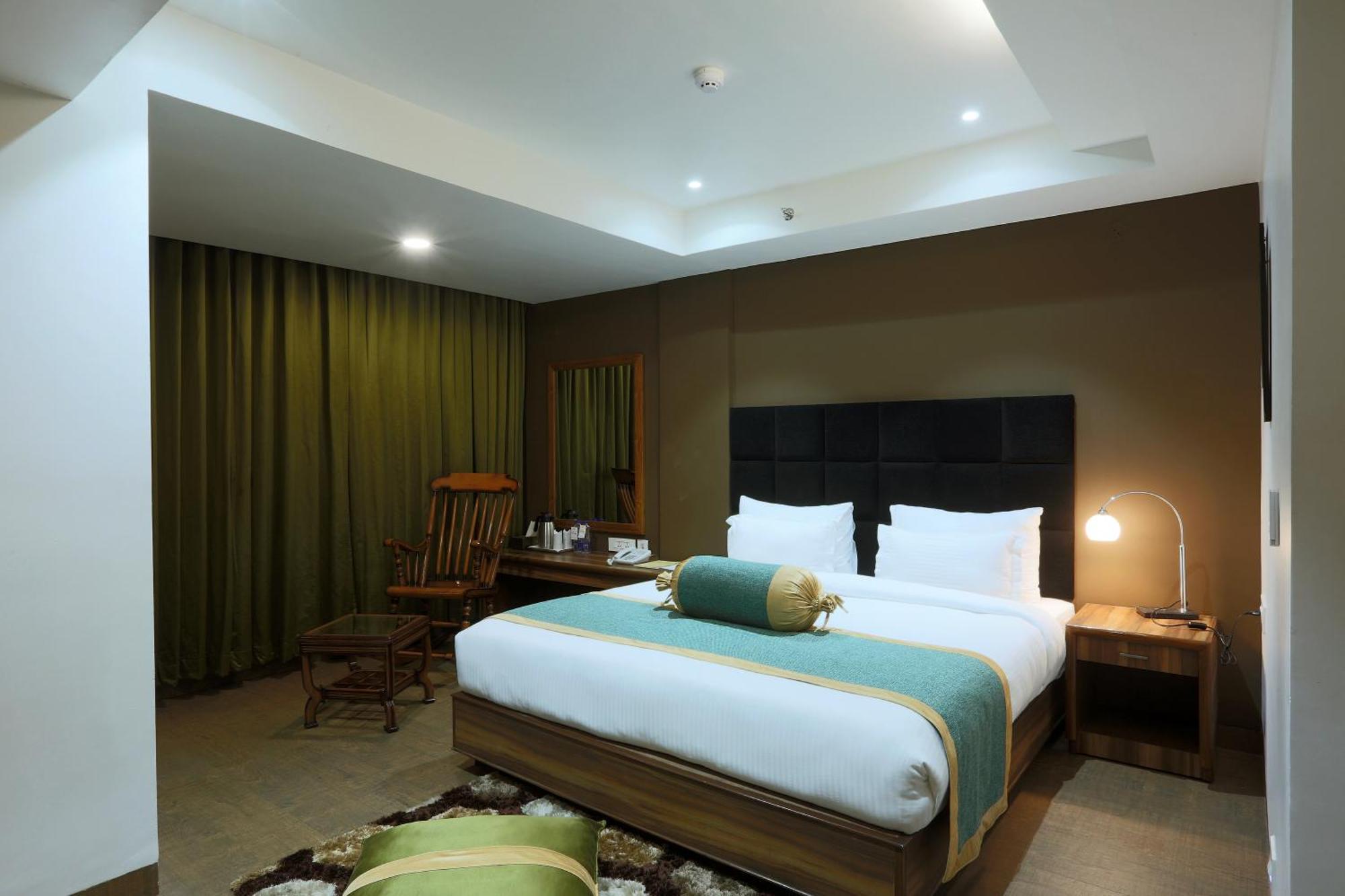 Hotel Prithvi Palace Igi Airport Delhi Нью-Дели Экстерьер фото