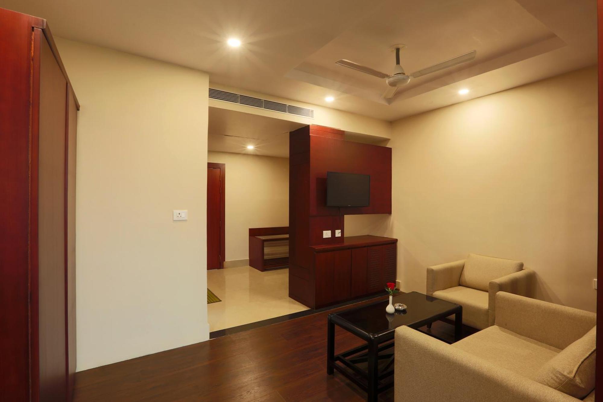 Hotel Prithvi Palace Igi Airport Delhi Нью-Дели Экстерьер фото